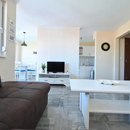 Smestaj Tea Sa Dva Bazena I Besplatan Parking