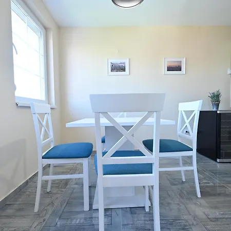 Smestaj Tea Sa Dva Bazena I Besplatan Parking