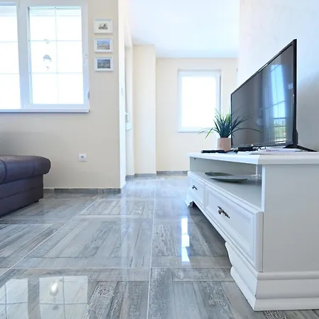 Smestaj Tea Sa Dva Bazena I Besplatan Parking Apartament