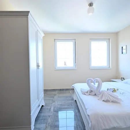 Smestaj Tea Sa Dva Bazena I Besplatan Parking