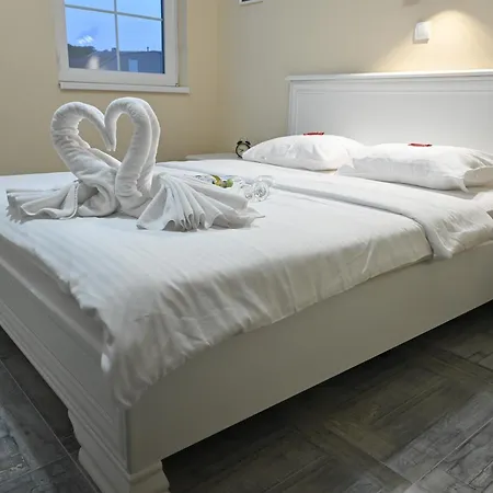 Smestaj Tea Sa Dva Bazena I Besplatan Parking Апартаменты *