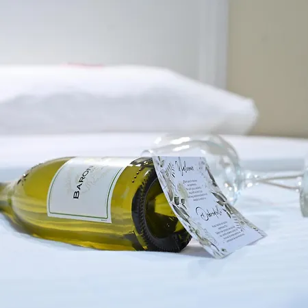 Smestaj Tea Sa Dva Bazena I Besplatan Parking Апартаменты