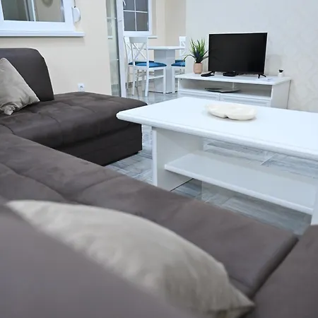 Smestaj Tea Sa Dva Bazena I Besplatan Parking