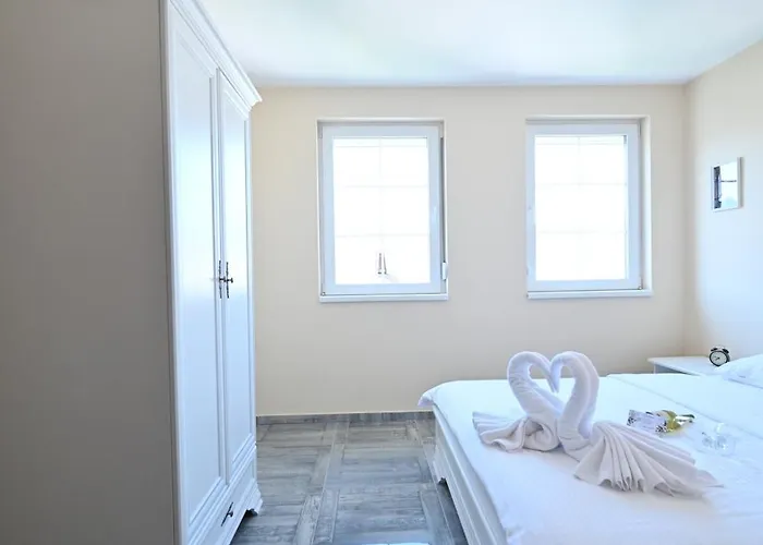 Smestaj Tea Sa Dva Bazena I Besplatan Parking